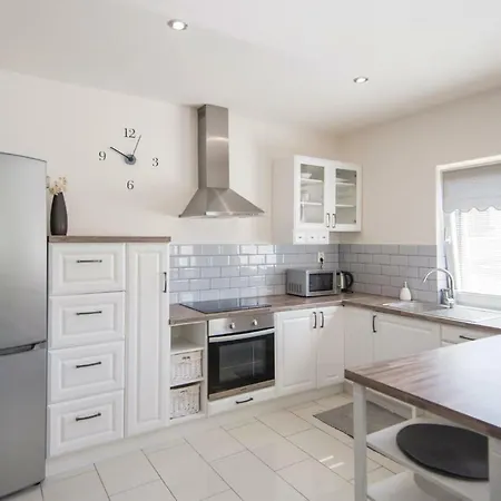 Three-bedroom Holiday In 別荘 Liptovská Sielnica